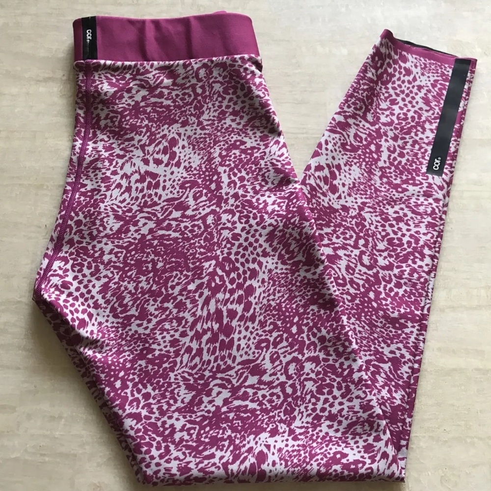 Cor Designed by Ultracor Tulip Congo Leggings yoga Size Medium MSRP $130 NWT